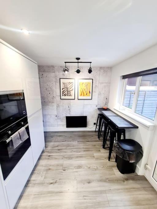 Lovely House With Back Garden - Private Driveway Γλασκώβη Εξωτερικό φωτογραφία